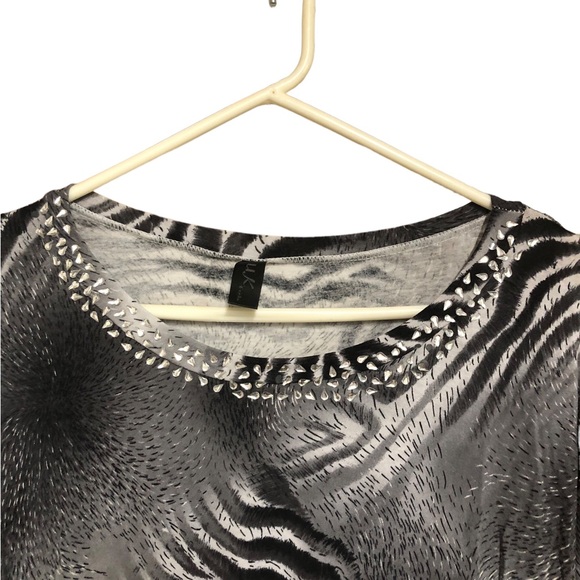 Women’s  Zebra Print Top w/Beaded Neckline, Pleating Front, & Hip Band SZ 12 - Picture 2 of 7